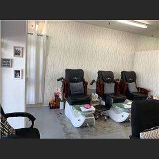 Sang gấp shop nail tại Northcote, vị trí đẹp và rất nhiều chỗ parking