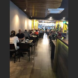 Cần sang lại nhà hàng Việt đối diện Shopping Greensborough Plaza